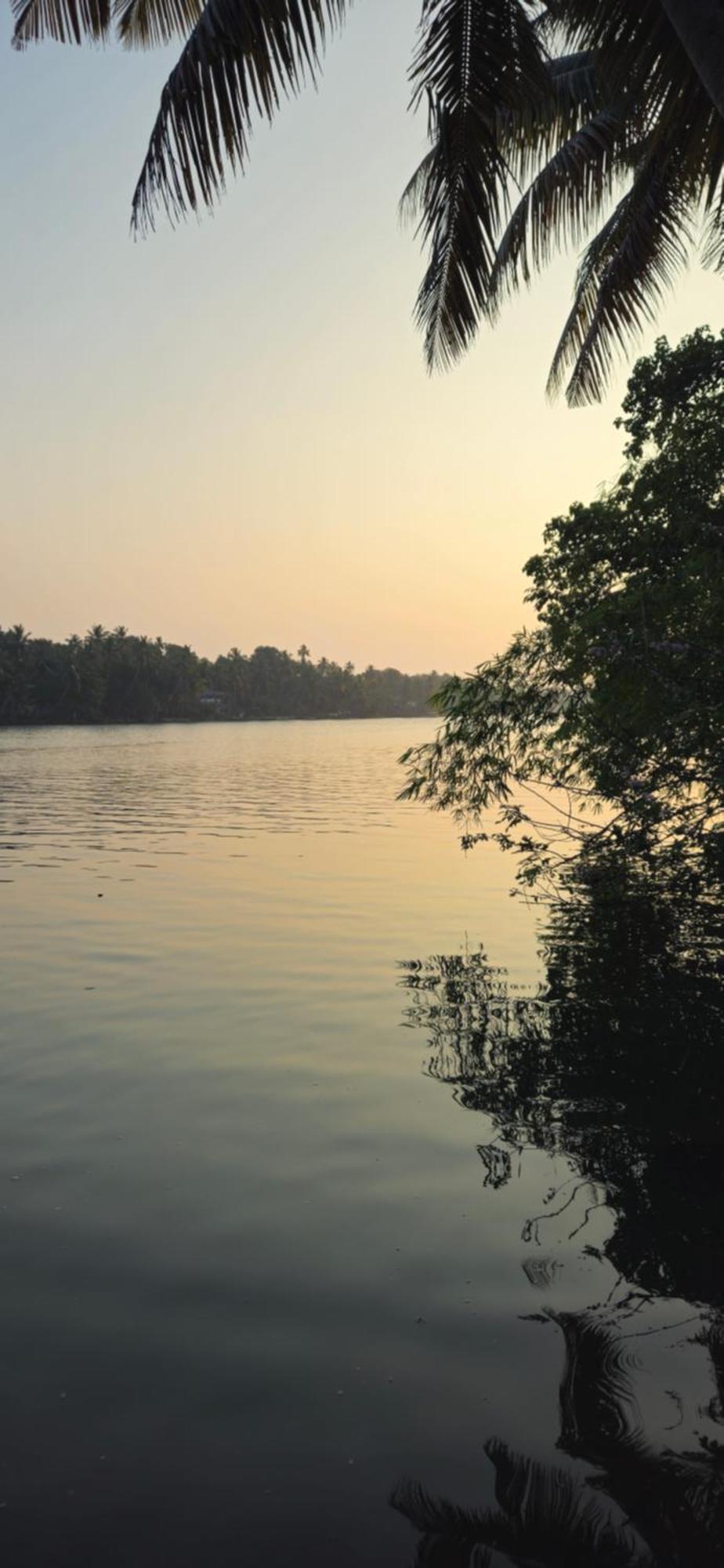 Islandstay-A Riverside Property Kollam Eksteriør bilde