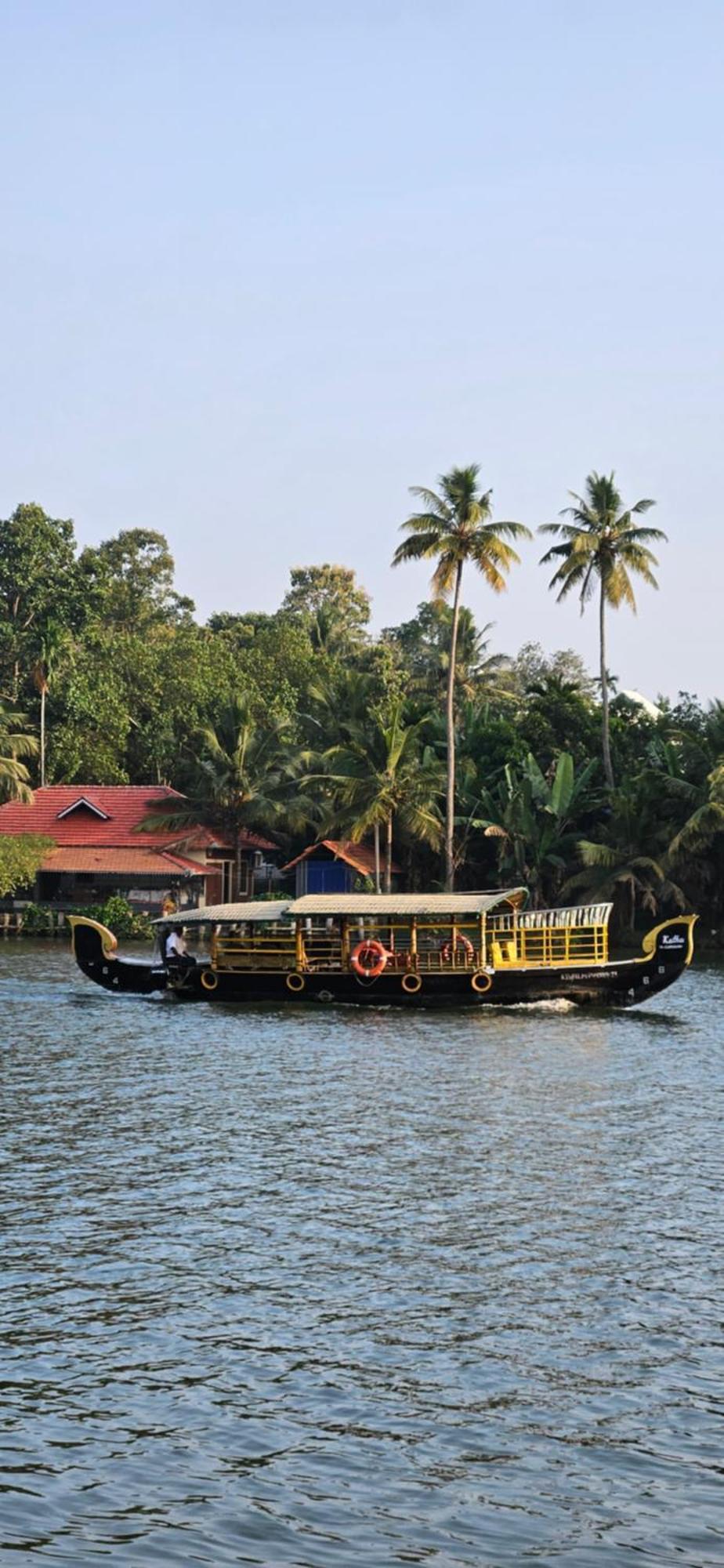 Islandstay-A Riverside Property Kollam Eksteriør bilde