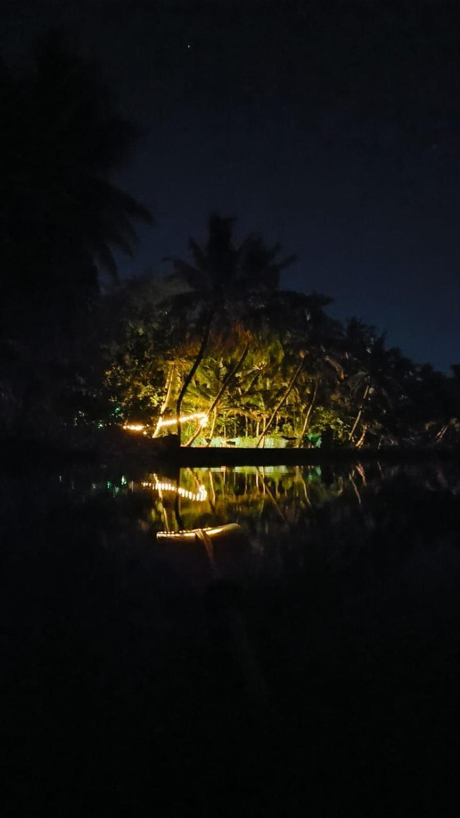 Islandstay-A Riverside Property Kollam Eksteriør bilde